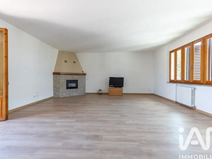 Appartamento con 8 locali in vendita in Localitãnbsp Le Pergole Collina, Borgo San Lorenzo