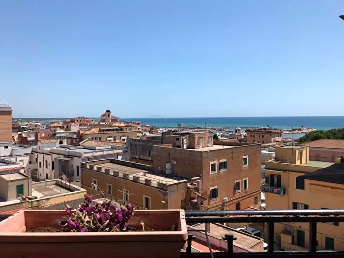 Appartamento con 5 locali in affitto in Via Volturno, Nettuno