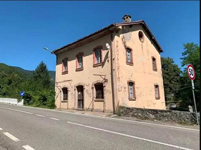 Appartamento con 6 locali in vendita in Località Ponte Organasco, Cerignale