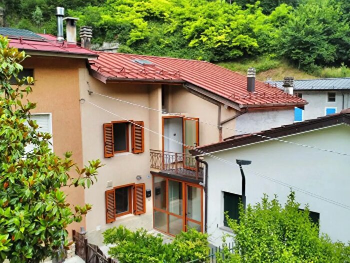 Casa con 5 locali in vendita in Via Villanova, Chiusaforte