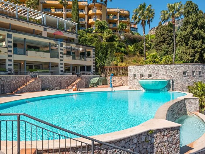 Appartamento con 5 locali in vendita in Via San Pancrazio, Taormina