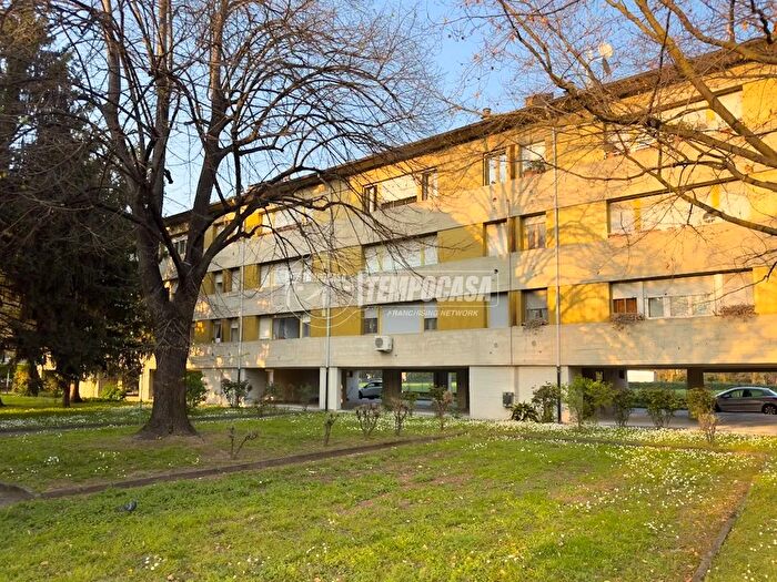 Appartamento quadrilocale in vendita in Via Aurora, Paderno Dugnano