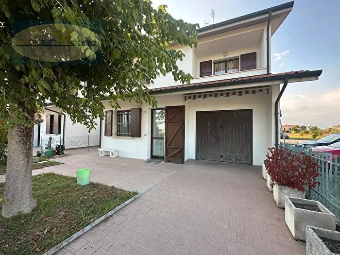 Casa in vendita in Via Domenico Gagliardi, Molinella