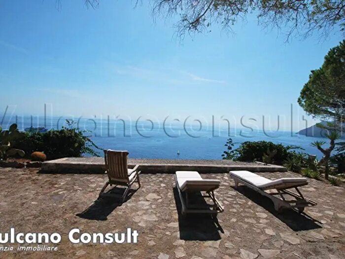 Casa trilocale in vendita in Contrada Capistello, Lipari