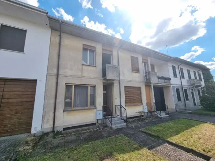 Casa quadrilocale in vendita in Via Dante Alighieri, Buscate