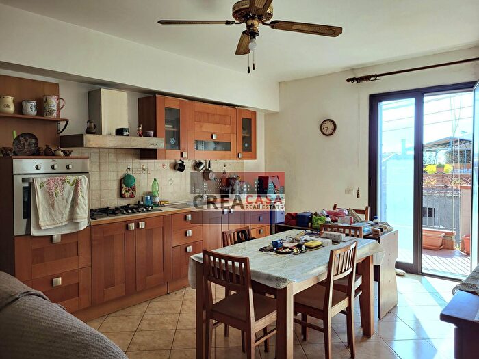 Appartamento con 6 locali in vendita in Via Vincenzo Bellini h, Piedimonte Etneo