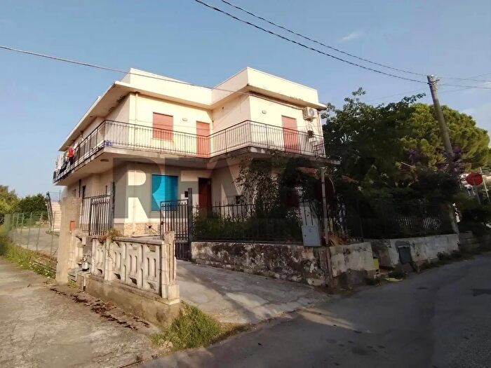 Appartamento quadrilocale in vendita in Via Torrecampagna, Pace Del Mela