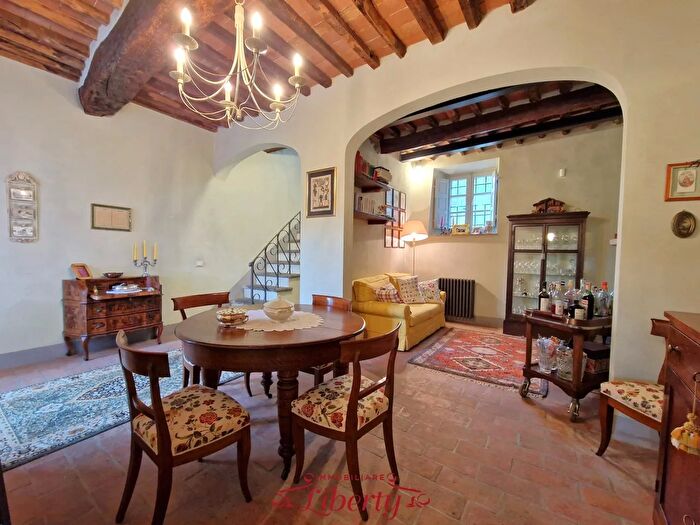 Casa con 6 locali in vendita in Massarosa