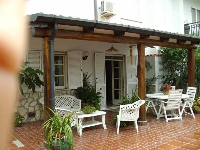 Casa con 5 locali in vendita in Fondi