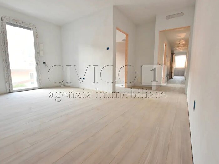 Casa con 6 locali in vendita in Via Amulio Vestali, Curtarolo