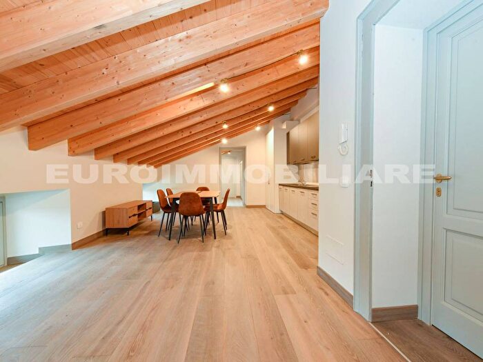 Appartamento trilocale in affitto in Via Scalabrini, Rezzato