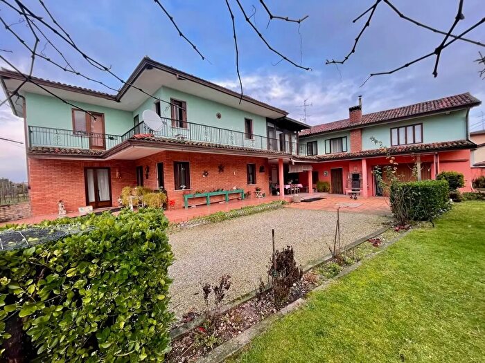 Casa con 6 locali in vendita in Sesto Al Reghena