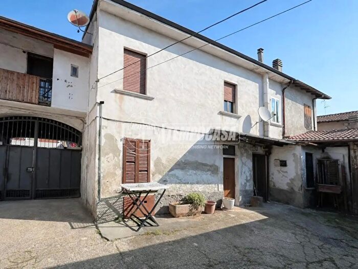 Casa bilocale in vendita in Via Martiri della Libertà Bustighera, Mediglia