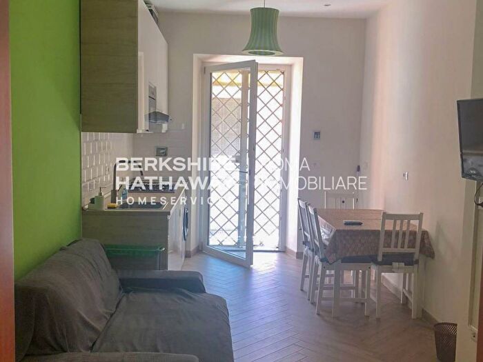 Appartamento trilocale in affitto in Piazza della Repubblica, Repubblica, Roma