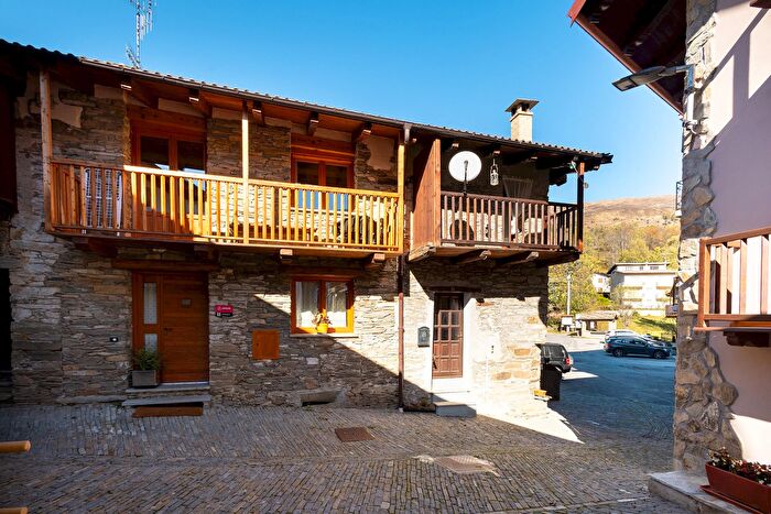 Casa quadrilocale in vendita in Borgata Paschero di Becetto, Sampeyre