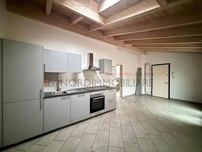 Appartamento trilocale in affitto in Via Francesco Maternini, Mompiano Costalunga, Brescia