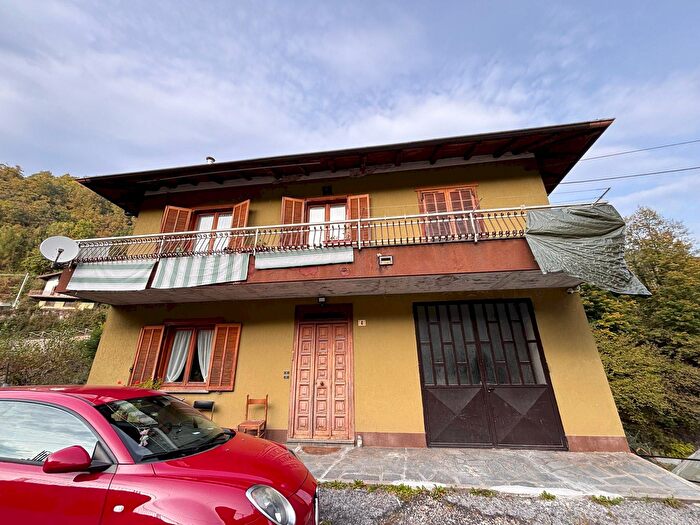 Casa con 5 locali in vendita in Via IV Novembre, Pradleves