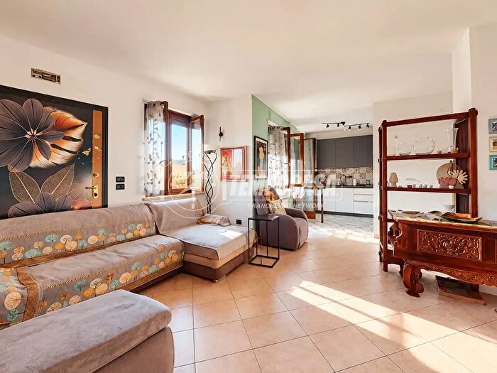 Appartamento trilocale in vendita in Via Luigi Settembrini, Lecce