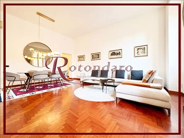 Appartamento trilocale in affitto in Via Gian Giacomo Mora, Milano