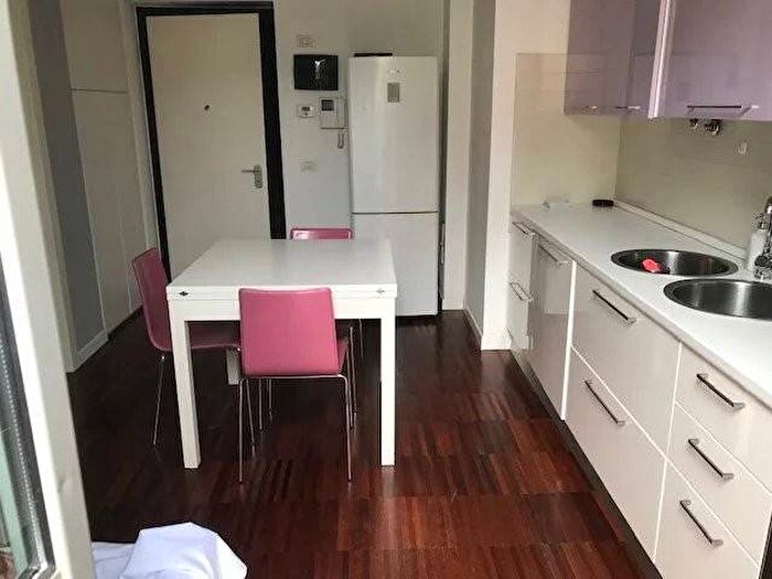 Appartamento bilocale in affitto in Via della Moscova, Turati, Milano