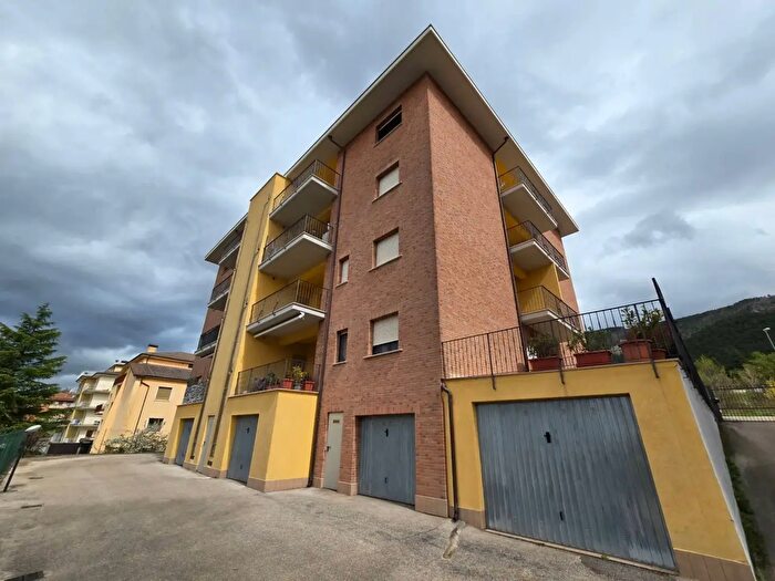 Appartamento trilocale in vendita in Via Giovanni Pascoli, LAquila