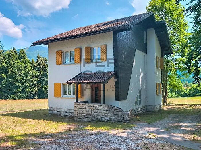 Casa con 6 locali in vendita in Folgaria