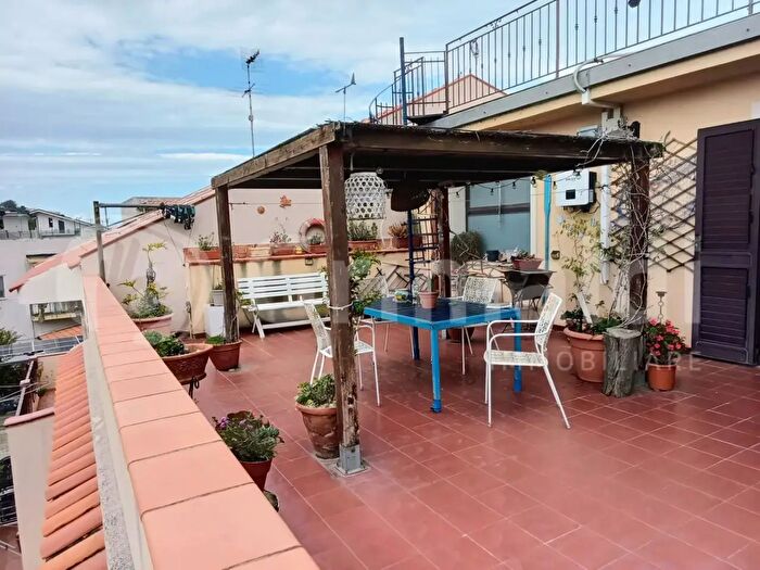 Appartamento quadrilocale in vendita in Via Santa Domenica, Messina