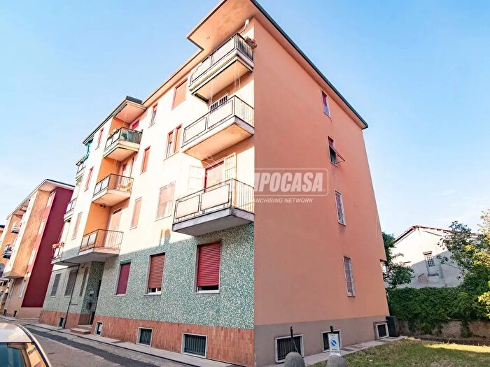 Appartamento trilocale in vendita in Via Privata Giacomo Leopardi, Vaprio D'Adda