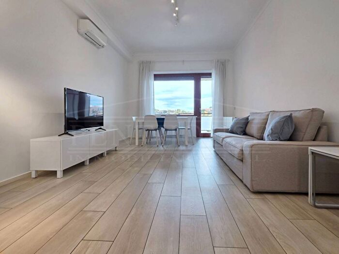 Appartamento trilocale in affitto in Via Laurentina, Cecchignola Giuliano Dalmata, Roma