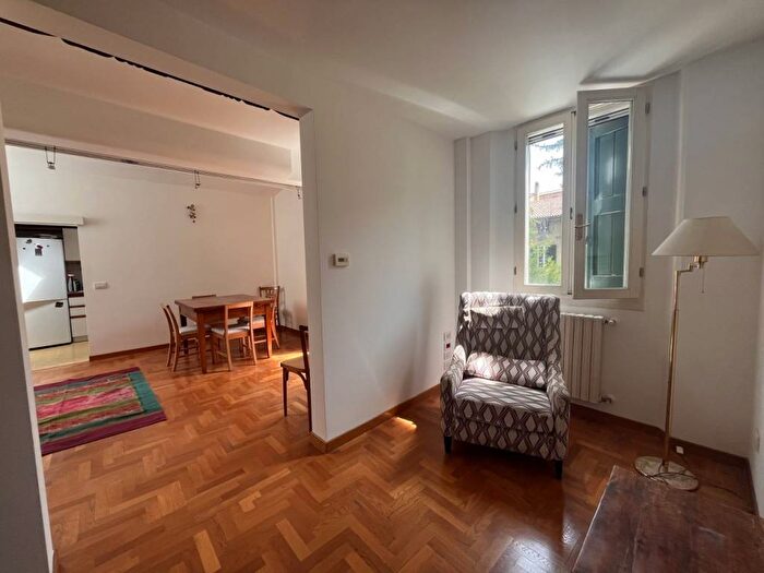 Appartamento con 6 locali in affitto in VICOLO MALGRADO, San Vitale, Bologna