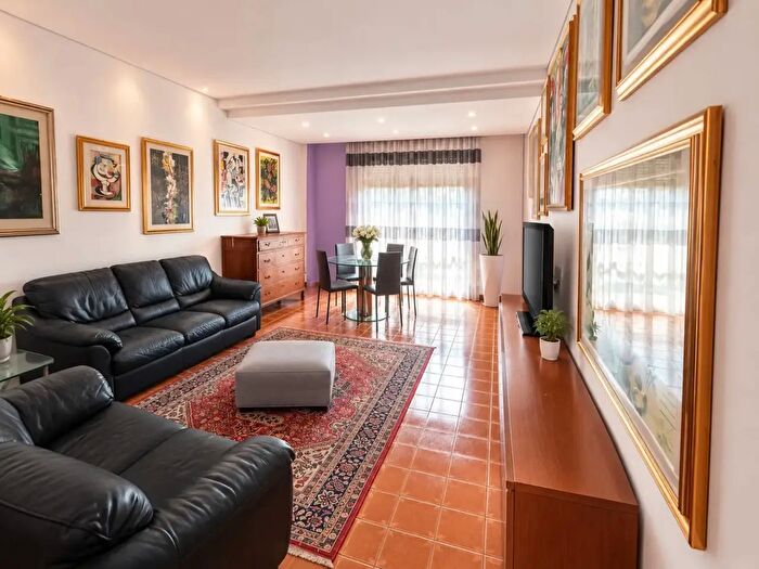 Appartamento con 7 locali in vendita in Piazza Costituzione, Legnago