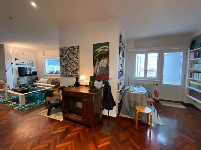 Appartamento con 7 locali in vendita in Seravezza