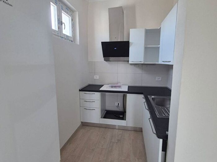 Appartamento bilocale in affitto in Via Novembre, Centro, Scandicci