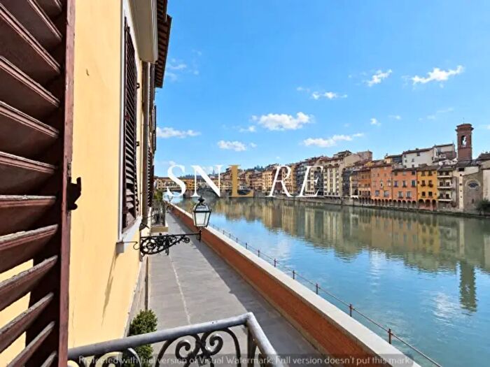 Appartamento con 6 locali in vendita in Ponte Vecchio, Firenze