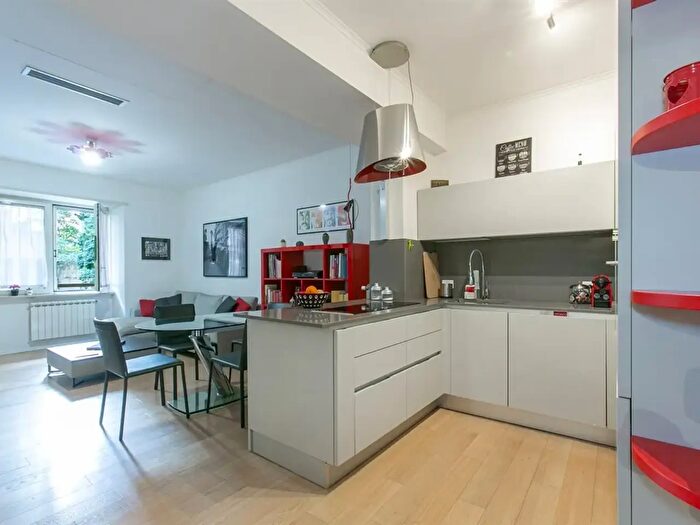 Appartamento bilocale in vendita in Via Clitunno, Roma