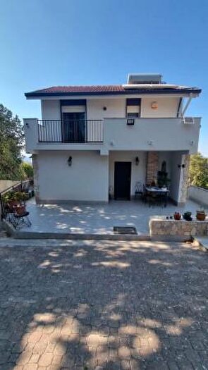 Casa con 5 locali in vendita in Via Giacomo Cusmano, Caltanissetta