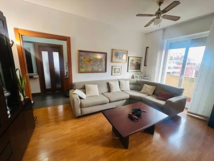 Appartamento trilocale in vendita in Via Doberdò, Milano