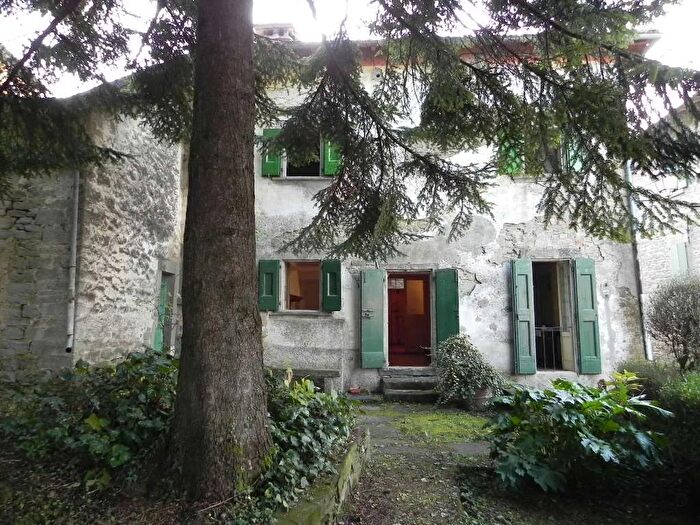 Casa con 10 locali in vendita in Via Giugnola, Castel Del Rio