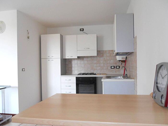 Appartamento con 5 locali in affitto in Via Monte Grappa, Zevio Santa Maria, Zevio