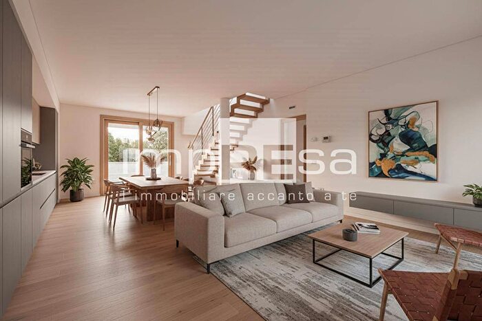 Appartamento con 5 locali in vendita in Via delle Glicini, Conegliano