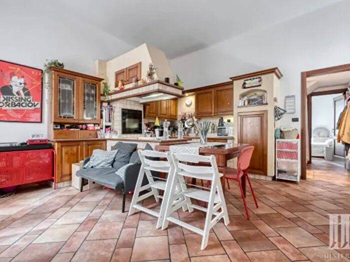 Appartamento quadrilocale in vendita in Via Giovanni Francesco Barbieri, Bologna