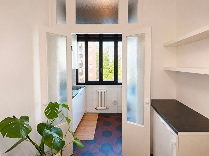 Appartamento trilocale in affitto in Alzaia Naviglio Pavese, Navigli Darsena, Milano