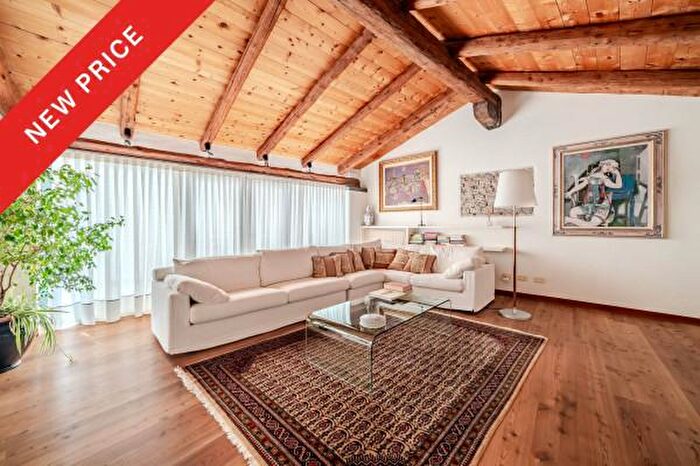 Casa con 6 locali in vendita in Via Roma, Cavaso Del Tomba