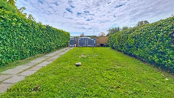 Case in Vendita e in Affitto - 3