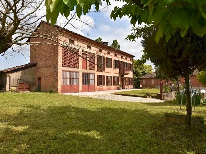 Casa con 10 locali in vendita in Via Dottor Giuseppe Ollino, Rocca DArazzo