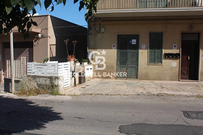 Appartamento bilocale in vendita in Via Roma, Modica