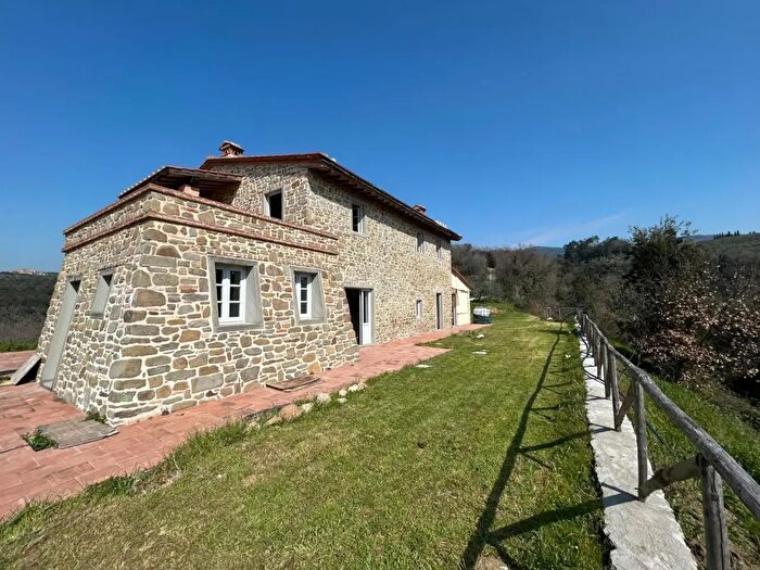 Casa con 11 locali in vendita in Ia Campagliana, Vinci