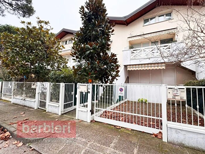 Appartamento con 5 locali in vendita in Via Cerere, Cervia