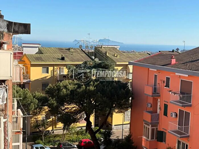 Appartamento bilocale in vendita in Via Rocco Jemma, Napoli