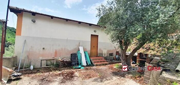 Casa trilocale in vendita in Castanea, Messina